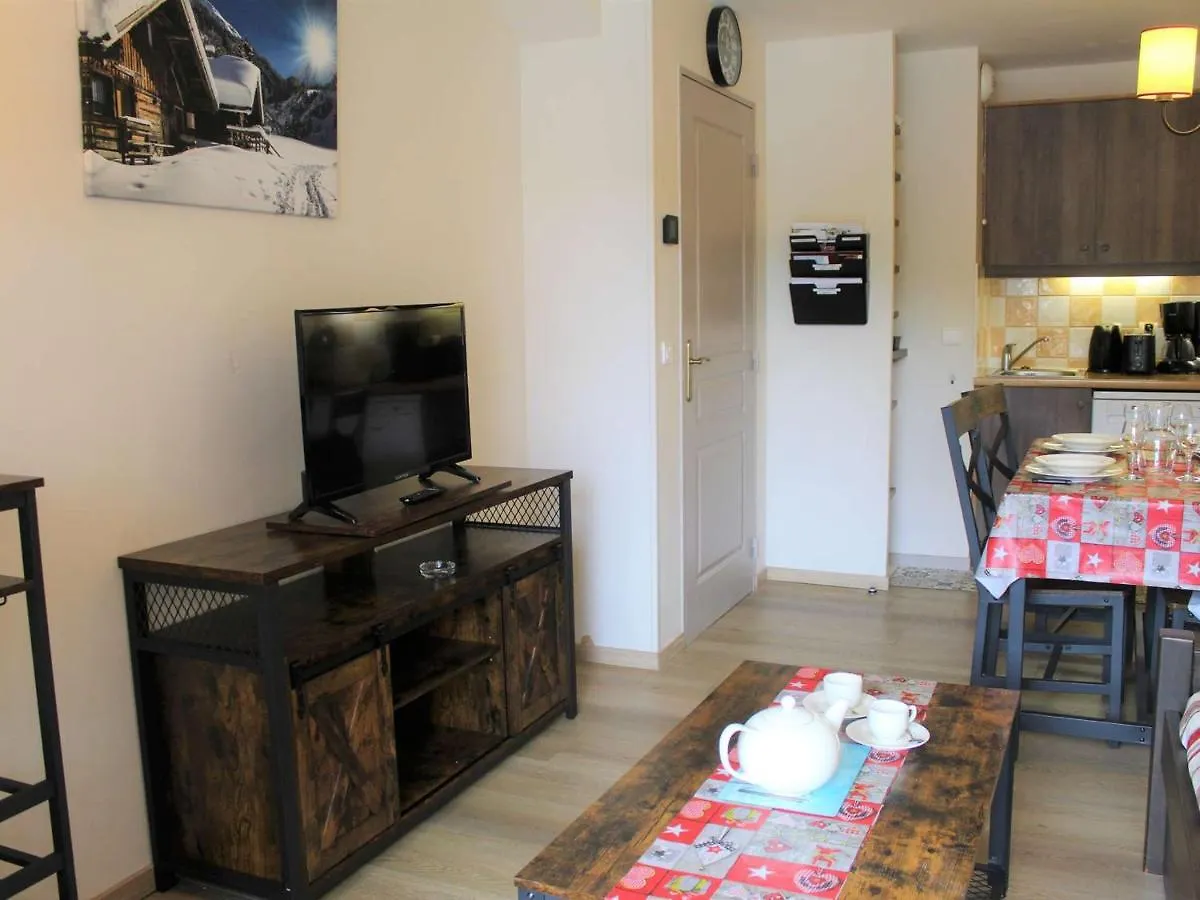 Apartment Charmant T2 Avec Piscine, Parking Prive Et Acces Direct Aux Pistes A Vars Les Claux - Fr-1-330B-176