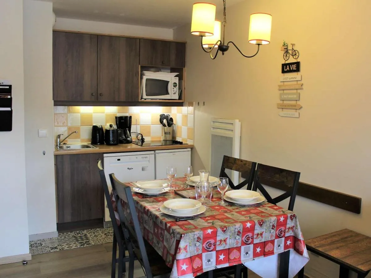Apartment Charmant T2 Avec Piscine, Parking Prive Et Acces Direct Aux Pistes A Vars Les Claux - Fr-1-330B-176