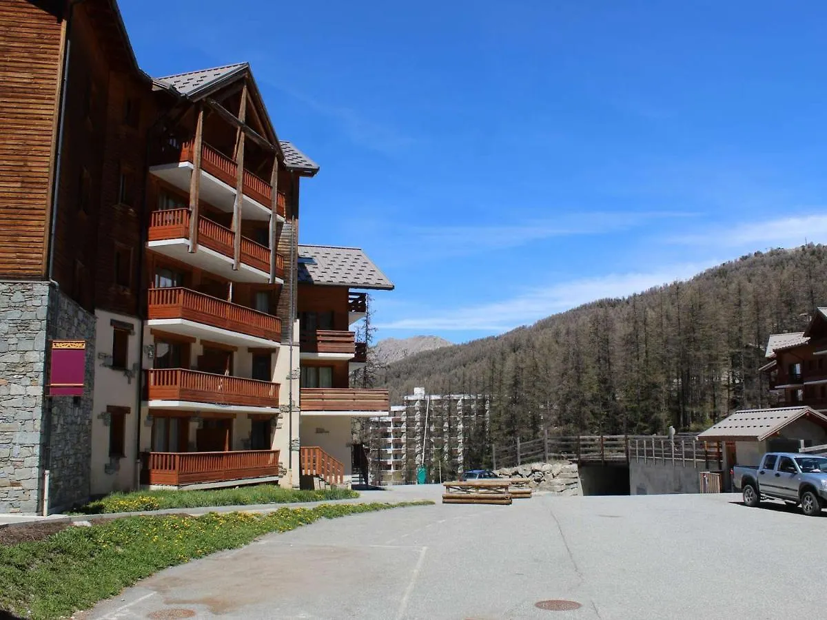 Charmant T2 Avec Piscine, Parking Prive Et Acces Direct Aux Pistes A Vars Les Claux - Fr-1-330B-176 0*, Vars (Hautes-Alpes)